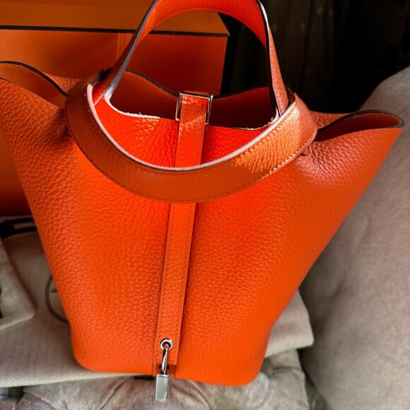 NEW 2024 Hermes Picotin Lock 18 Clemence Bull Calf Skin Orange Bag - Picture 2 of 15